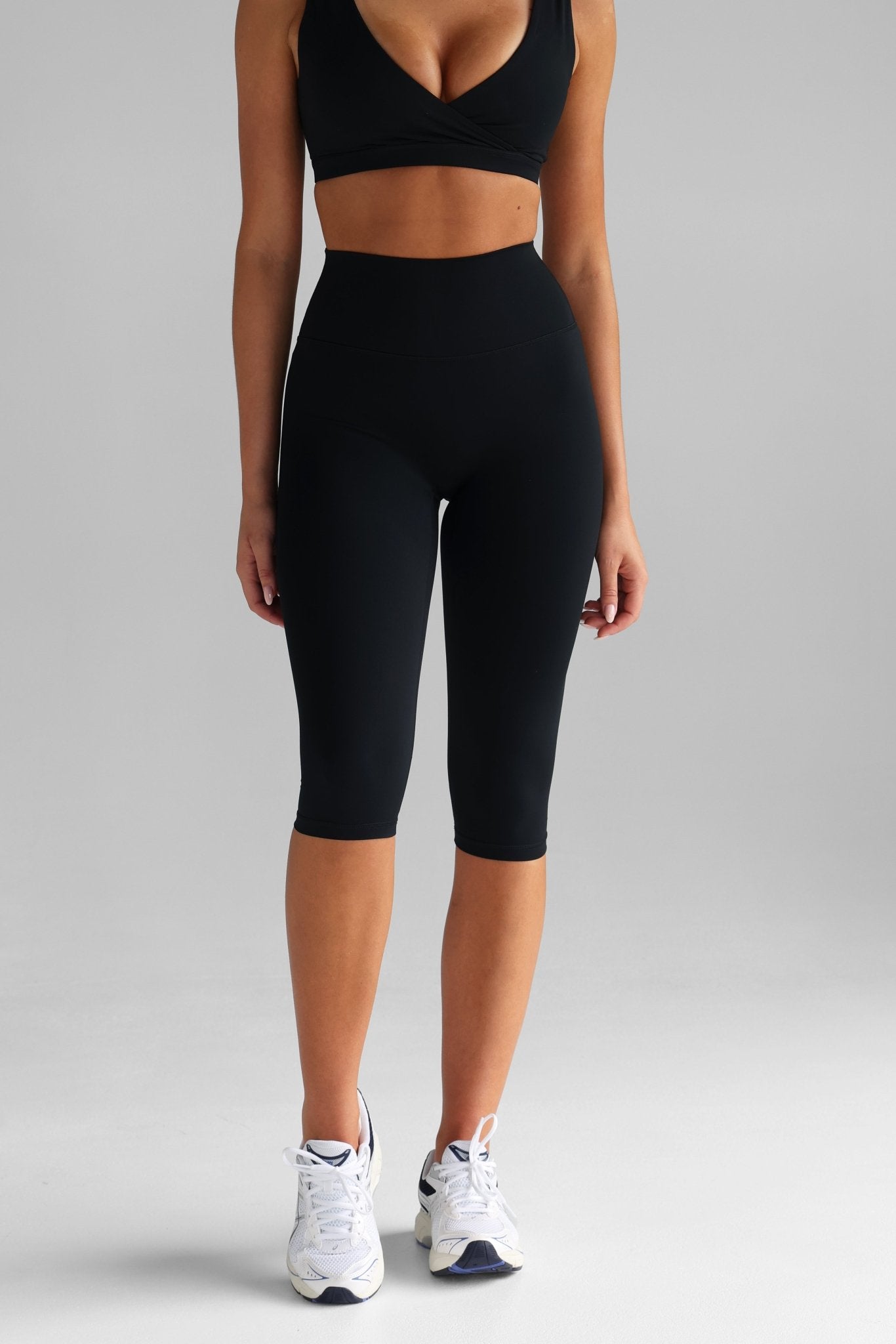 Sculpt Capris (3/4 Leggings) - Black - LEELO ACTIVE