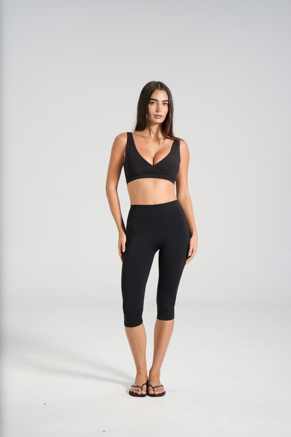 Sculpt Capris (3/4 Leggings) - Black - LEELO ACTIVE