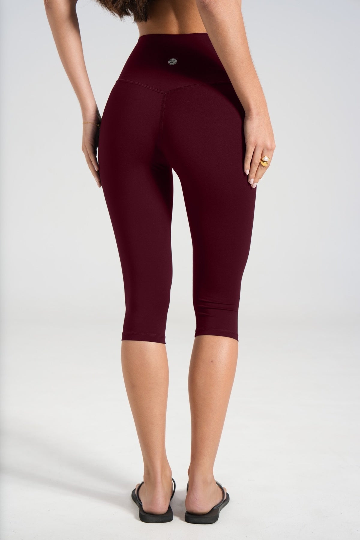 Sculpt Capris (3/4 Leggings) - Cherry Cola - LEELO ACTIVE