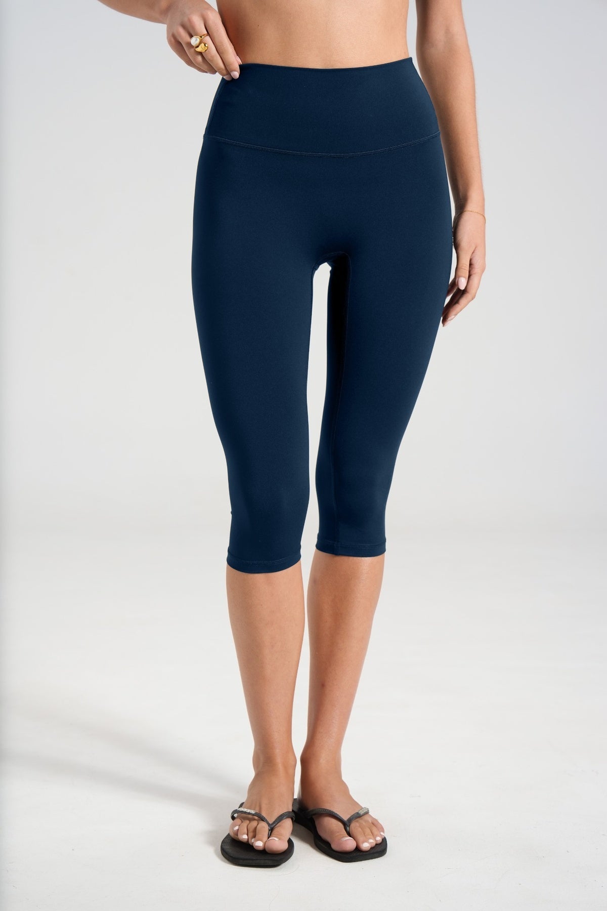 Sculpt Capris (3/4 Leggings) - Navy - LEELO ACTIVE