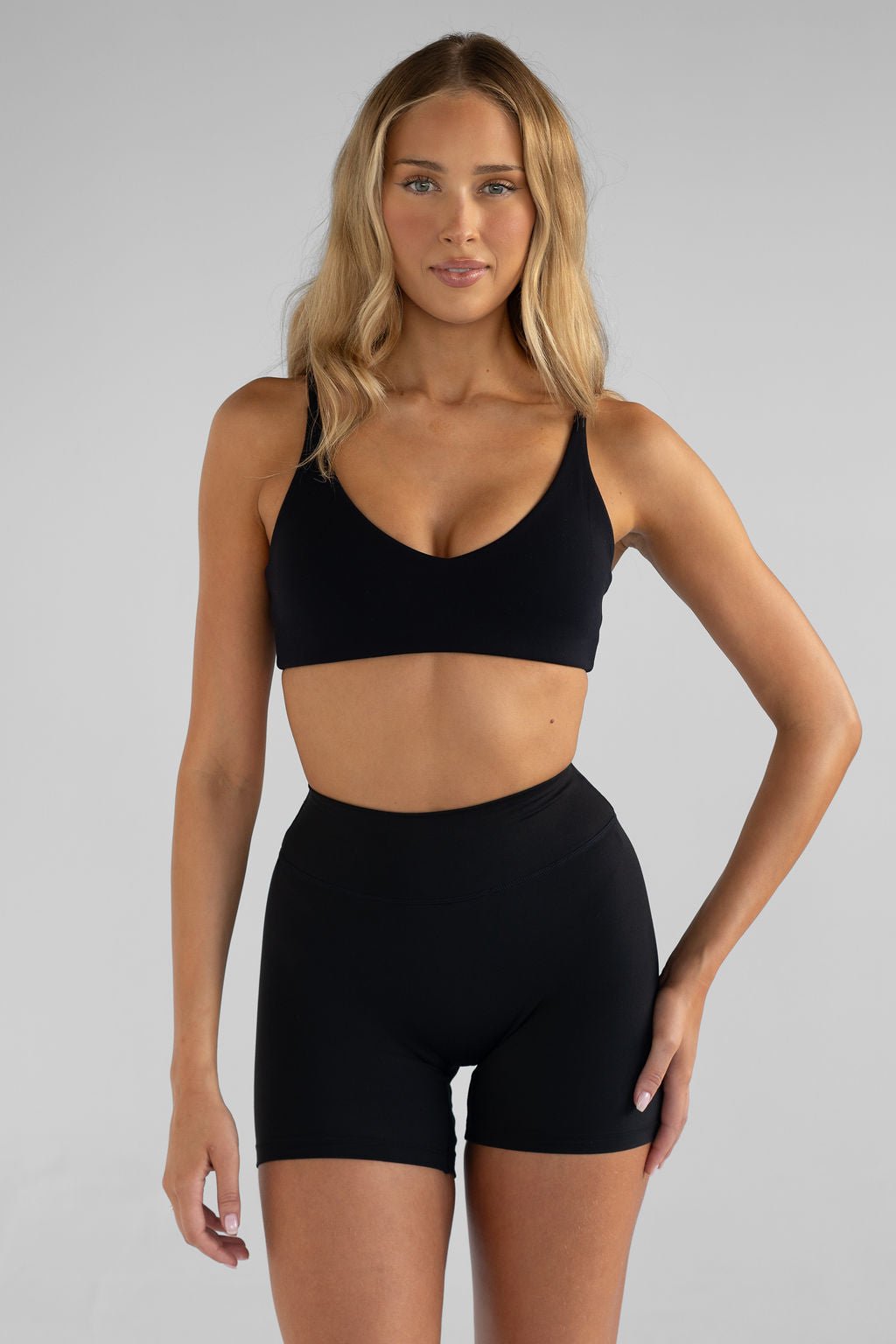 Signature Scrunch Short - Black - LEELO ACTIVE