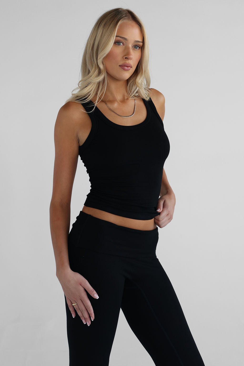 The Lounge Tank - Black - LEELO ACTIVE