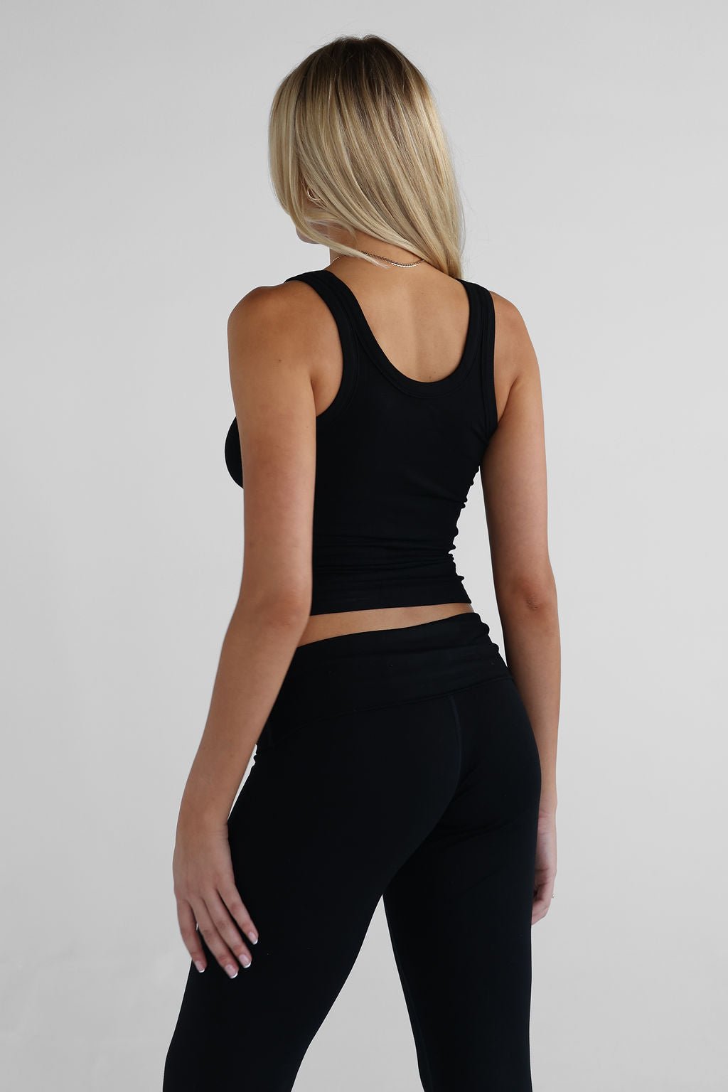 The Lounge Tank - Black - LEELO ACTIVE