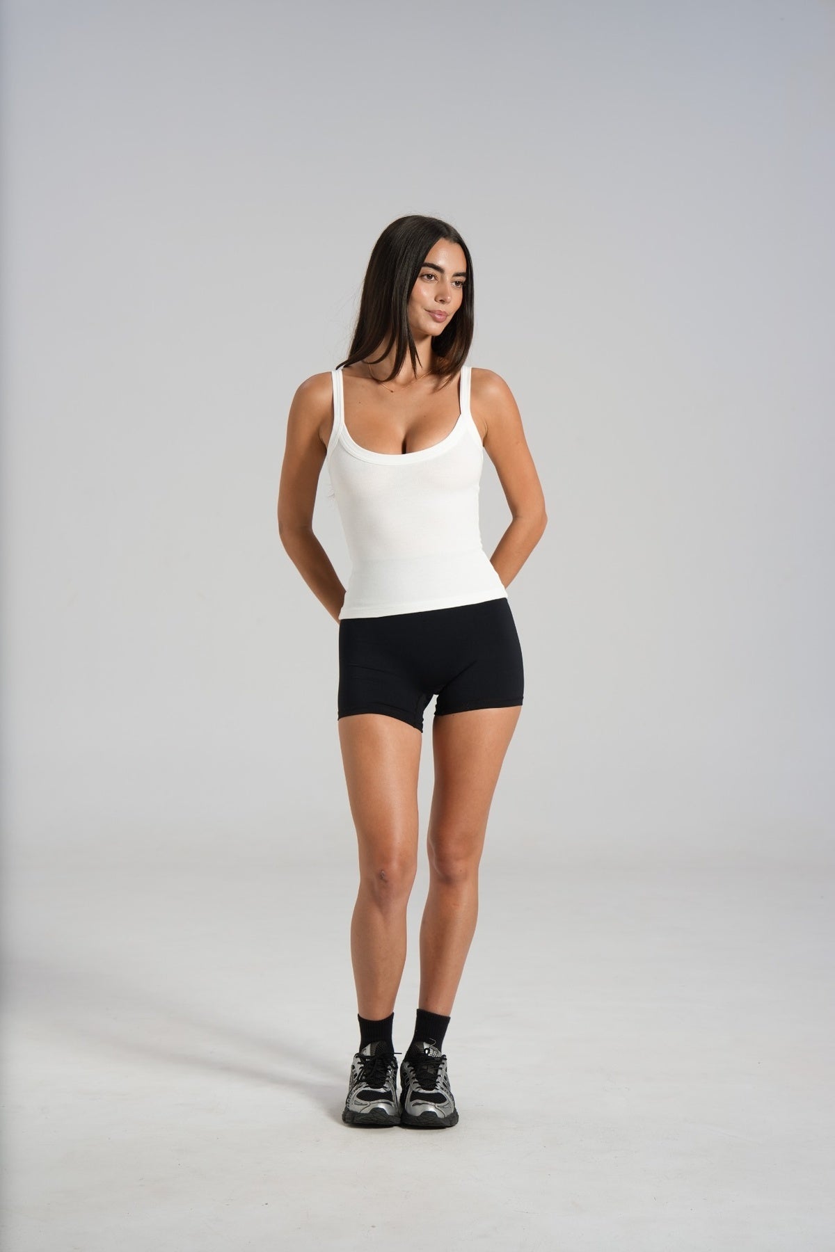 Cotton Scoop Tank - White - LEELO ACTIVE