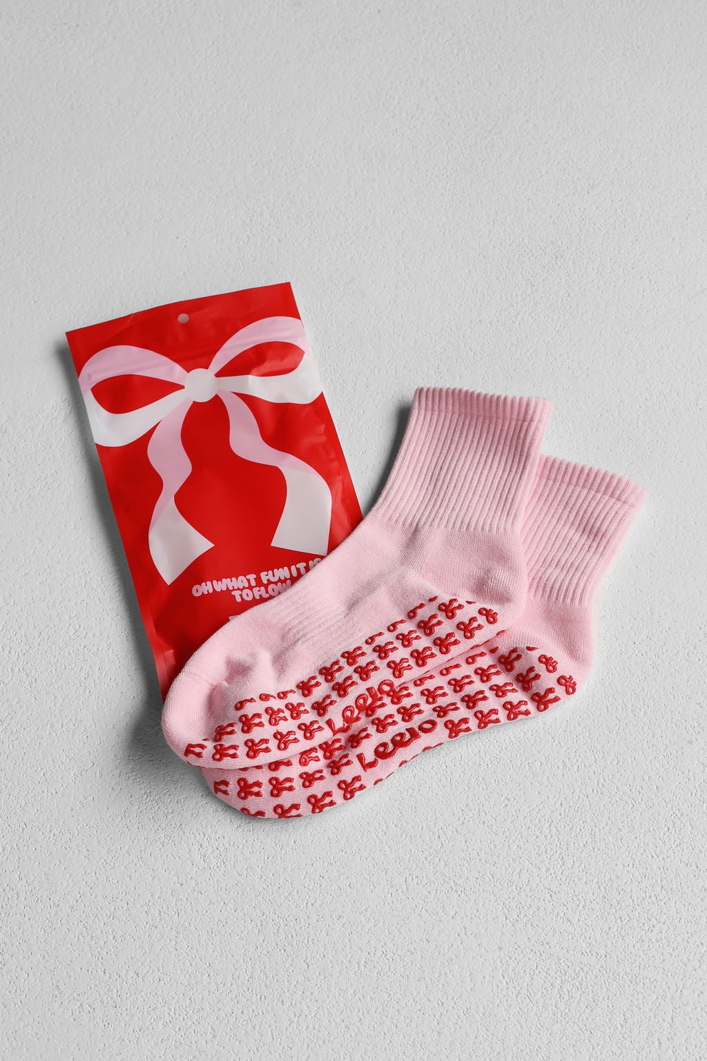 Holiday Grip Socks - Pink Ribbons - LEELO ACTIVE