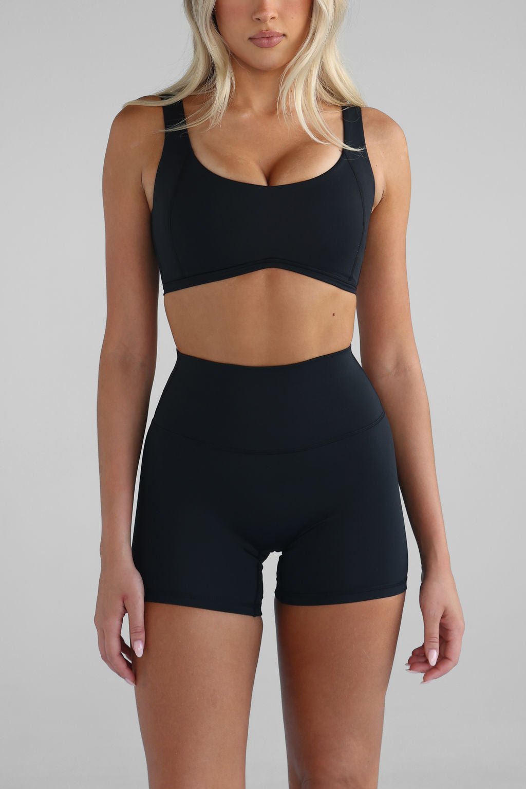 Luxe Signature Crop - Black - LEELO ACTIVE