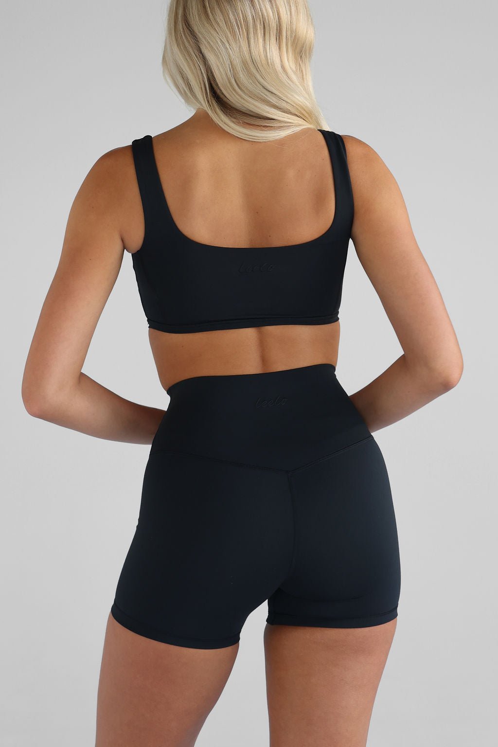 Luxe Signature Crop - Black - LEELO ACTIVE