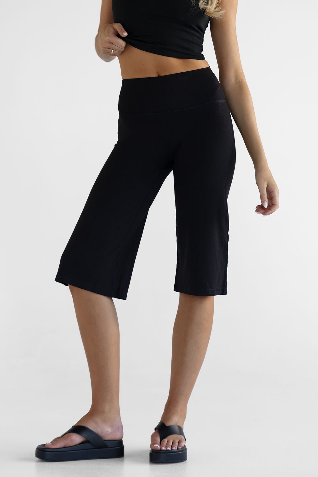 Sculpt Capri Wide Leg Pants - Black - LEELO ACTIVE