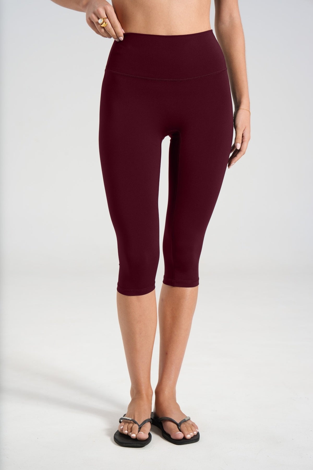 Sculpt Capris (3/4 Leggings) - Cherry Cola - LEELO ACTIVE