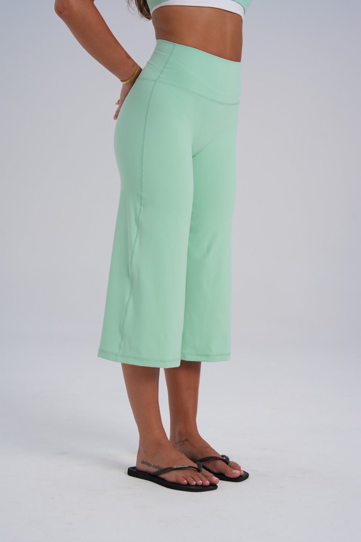Sculpt Wide Leg Capri - Tiffany (pre-order) - LEELO ACTIVE