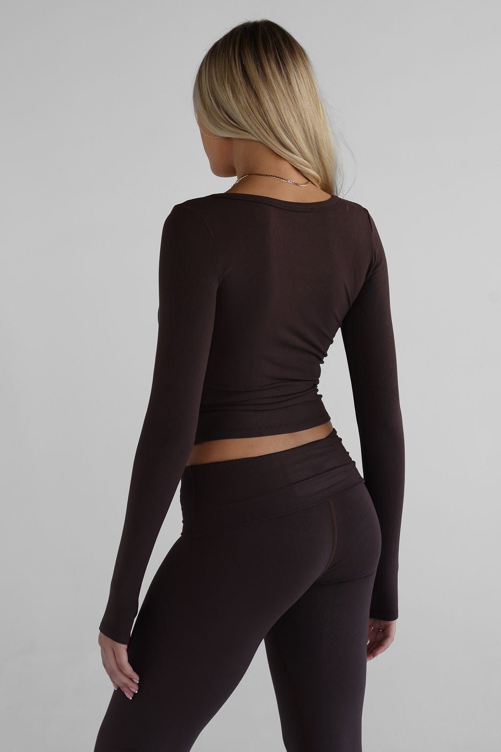 The Lounge Longsleeve - Dark Chocolate - LEELO ACTIVE