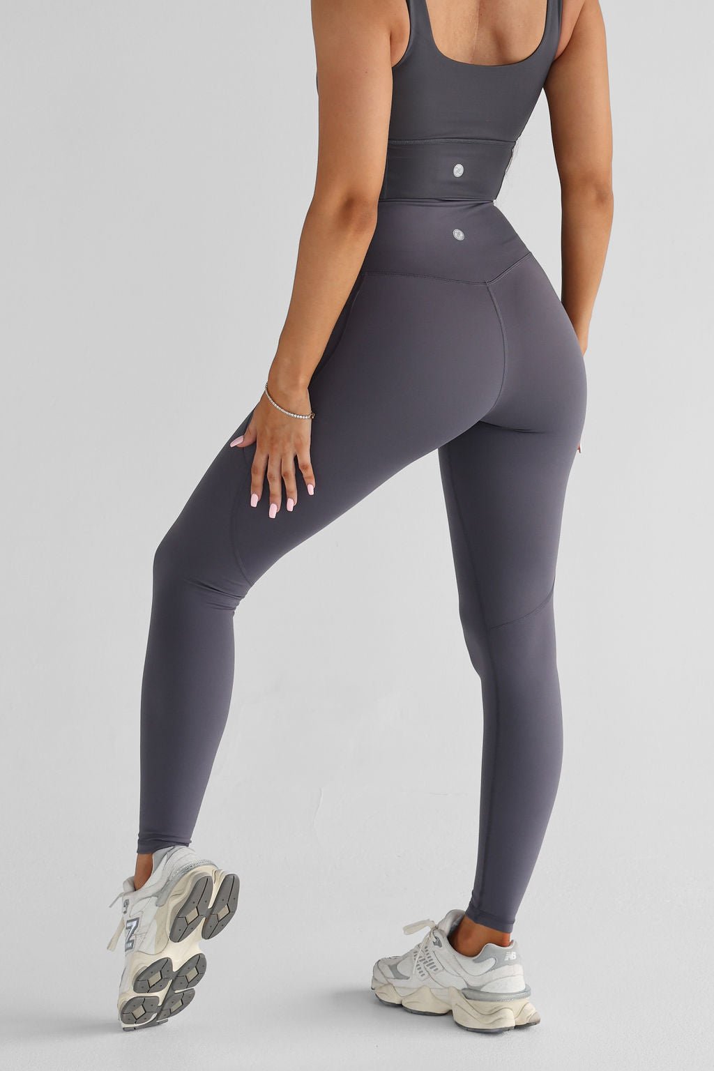 Charcoal Crossover leggings with pockets – SoWhat