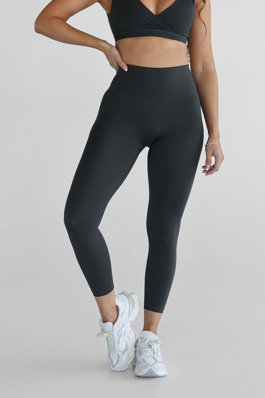 NWT Vie Active Rockell 7/8 Leggings in Black Camo Brushed Sculpt