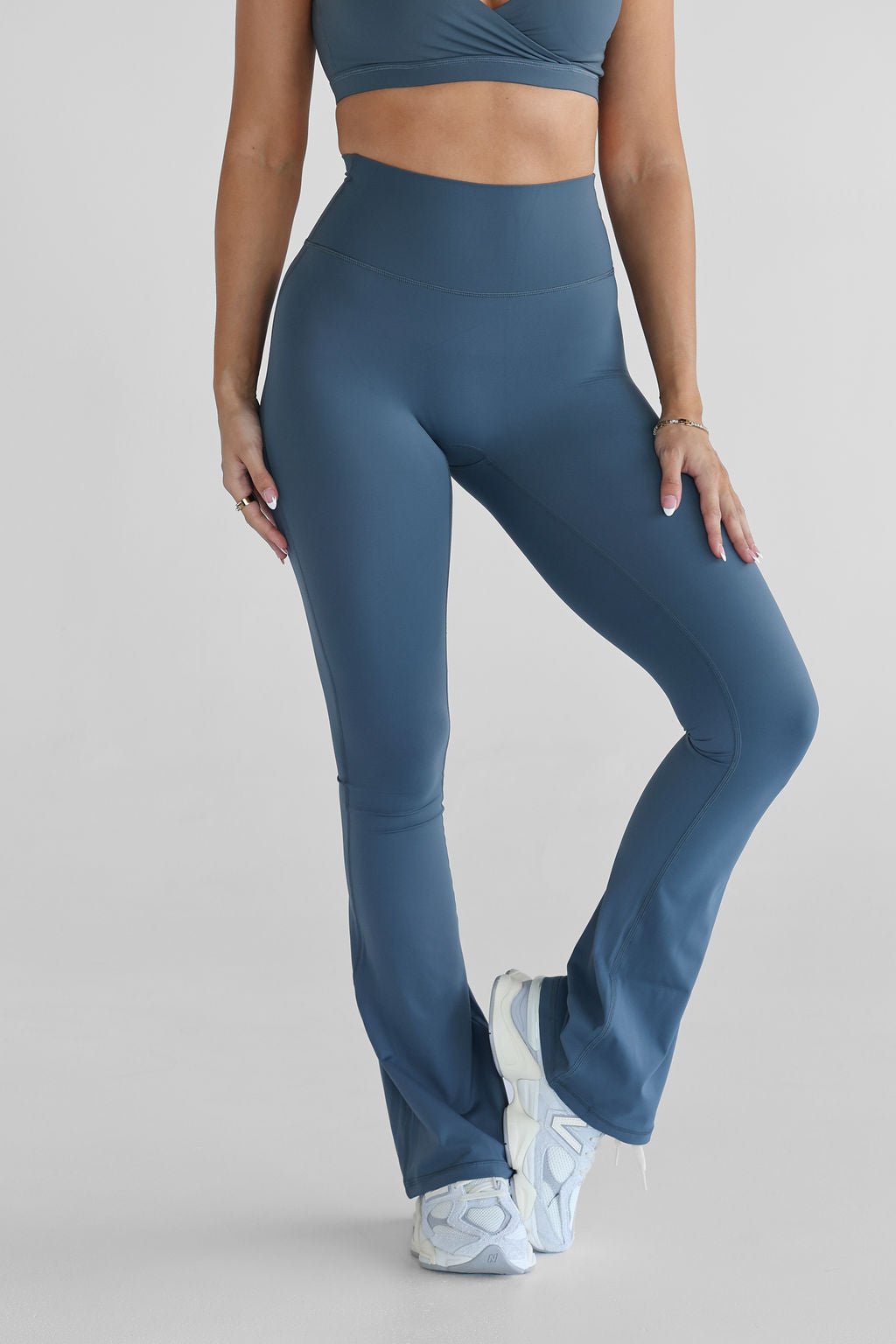 SCULPT Flare Leggings - Slate Grey - LEELO ACTIVE