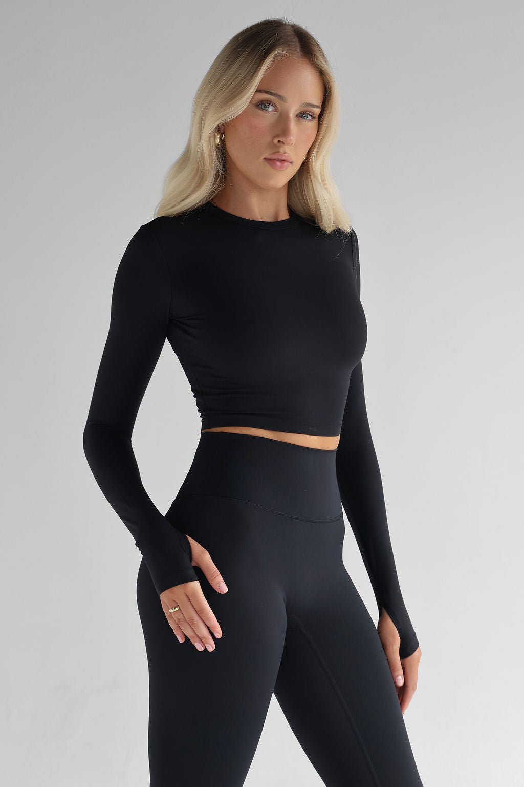 SCULPT Long Sleeve Crop - Black - LEELO ACTIVE