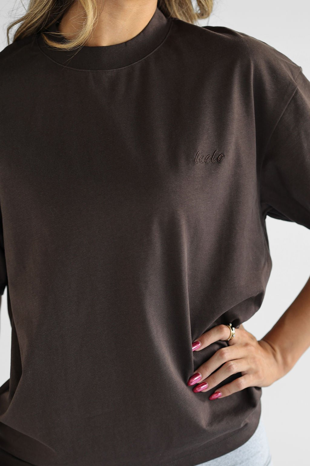 Signature Boyfriend Tee - Dark Chocolate - LEELO ACTIVE